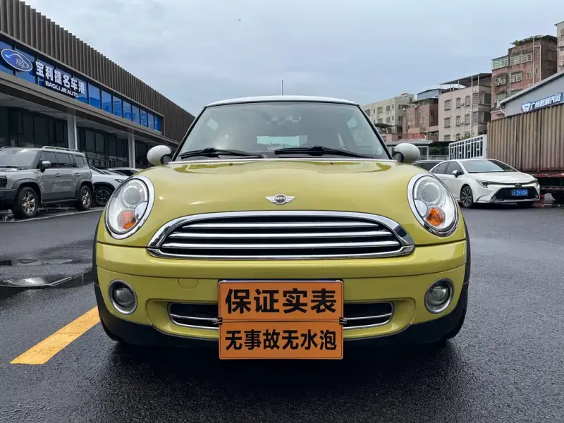 MINI Mini, 2010