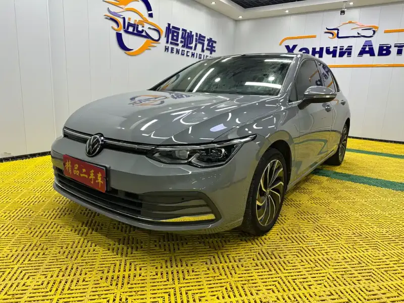 Volkswagen Golf, 2022