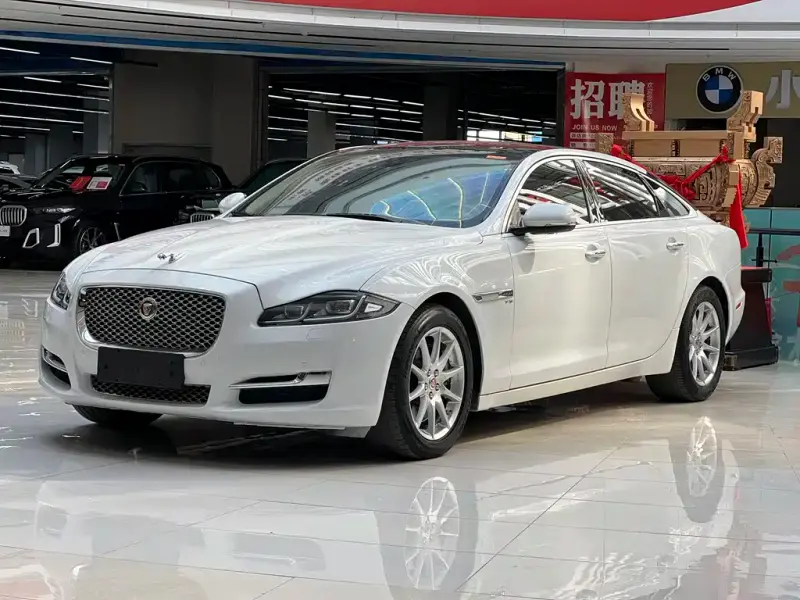 Jaguar XJ, 2016