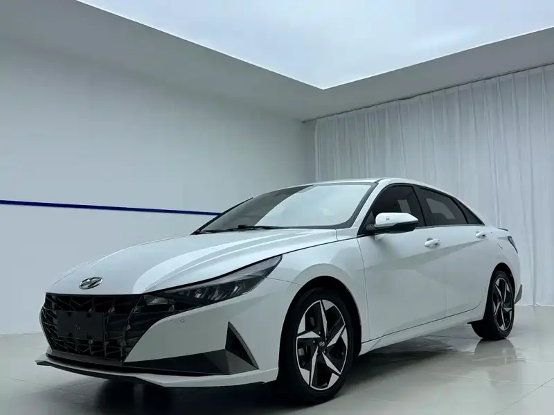 Hyundai Elantra, 2023