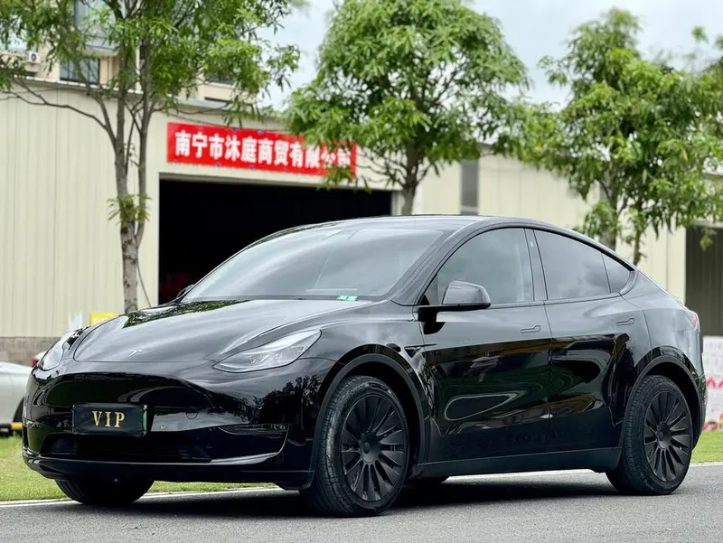 Tesla Model Y, 2023