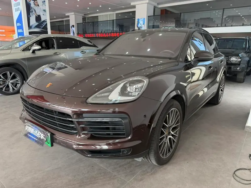 Porsche Cayenne E-Hybrid, 2022