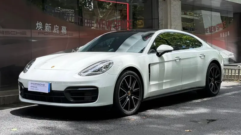 Porsche Panamera, 2023