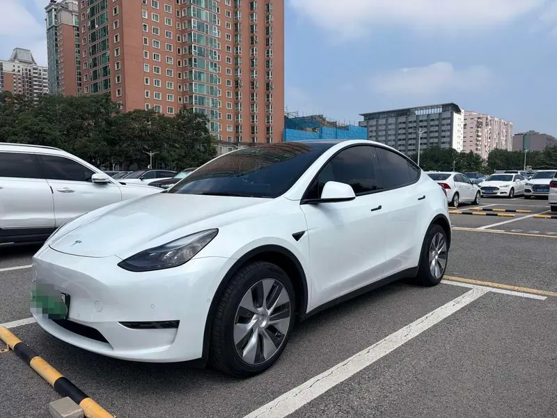 Tesla Model Y, 2022