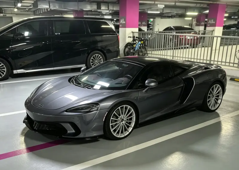 McLaren GT, 2023