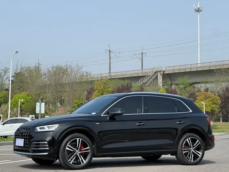 Audi Q5L, 2020
