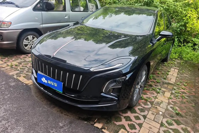 Hongqi E-QM5, 2024