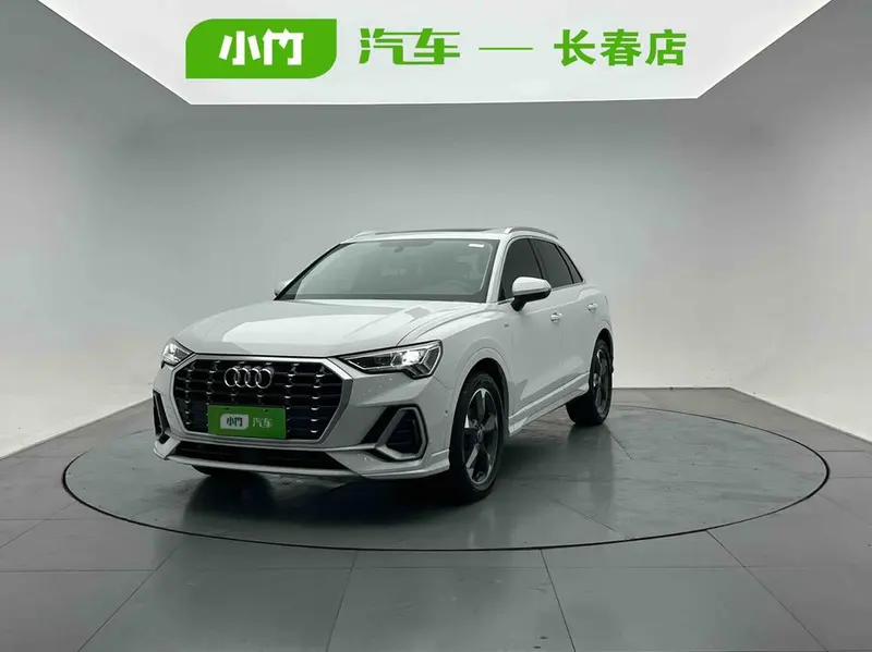 Audi Q3, 2022