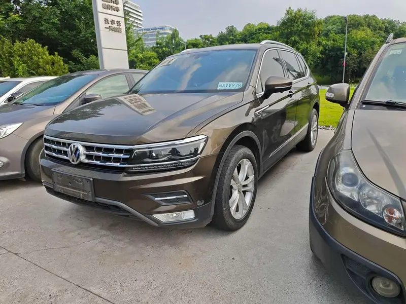 Volkswagen Tiguan L, 2017