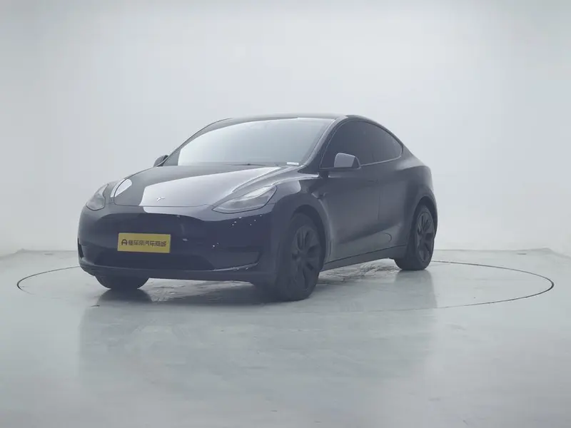 Tesla Model Y, 2024
