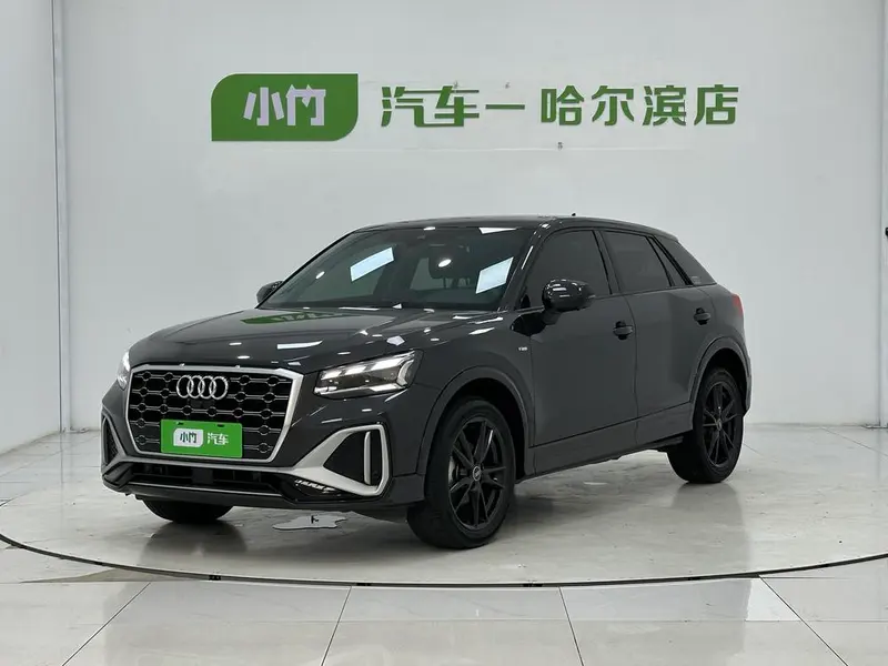 Audi Q2L, 2022