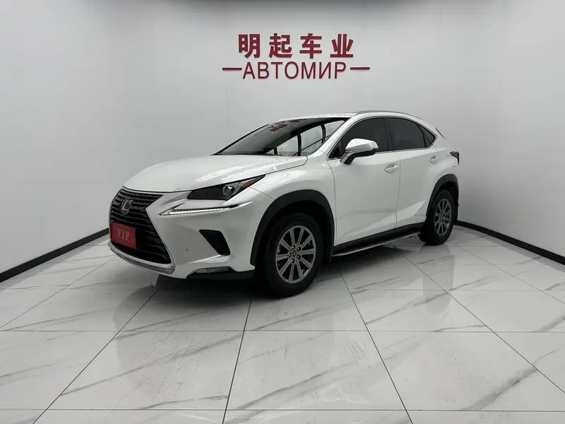 Lexus NX, 2020