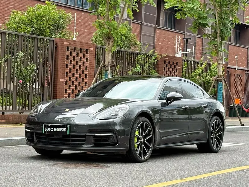 Porsche Panamera E-Hybrid, 2018
