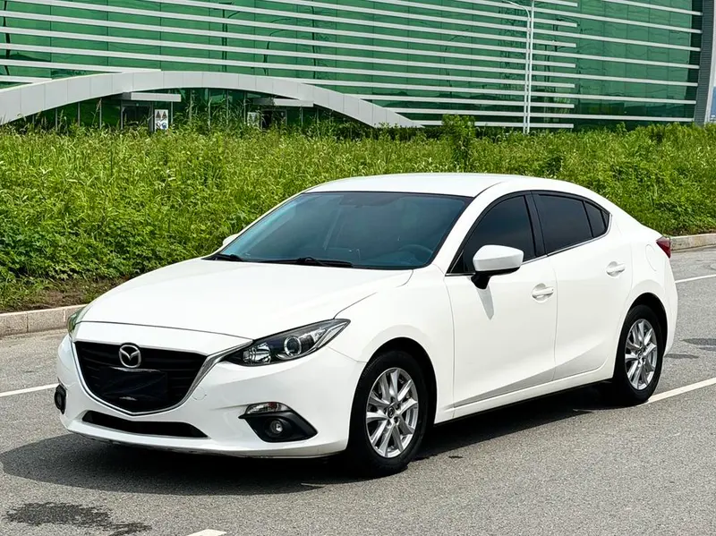 Mazda 3 Axela, 2016