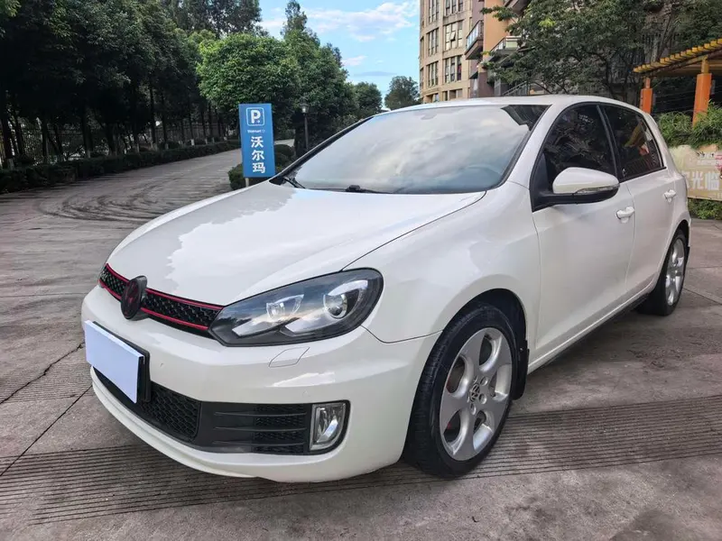 Volkswagen Golf GTI, 2011