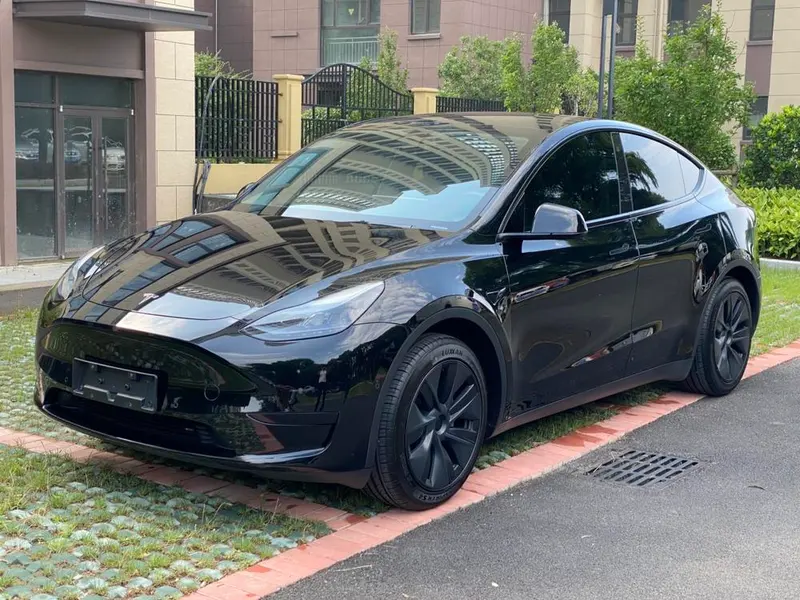 Tesla Model Y, 2023