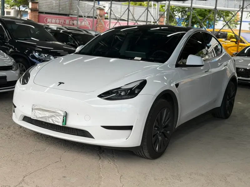 Tesla Model Y, 2024