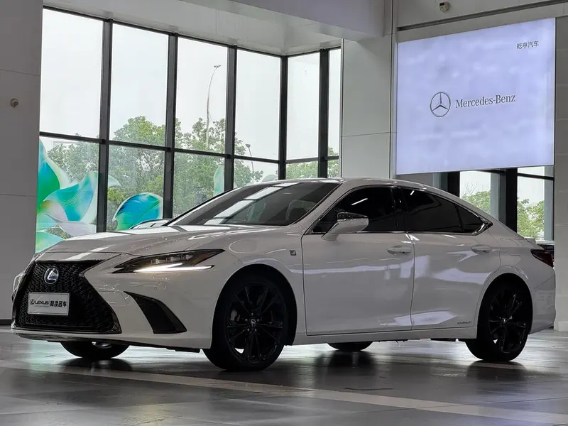 Lexus ES, 2021