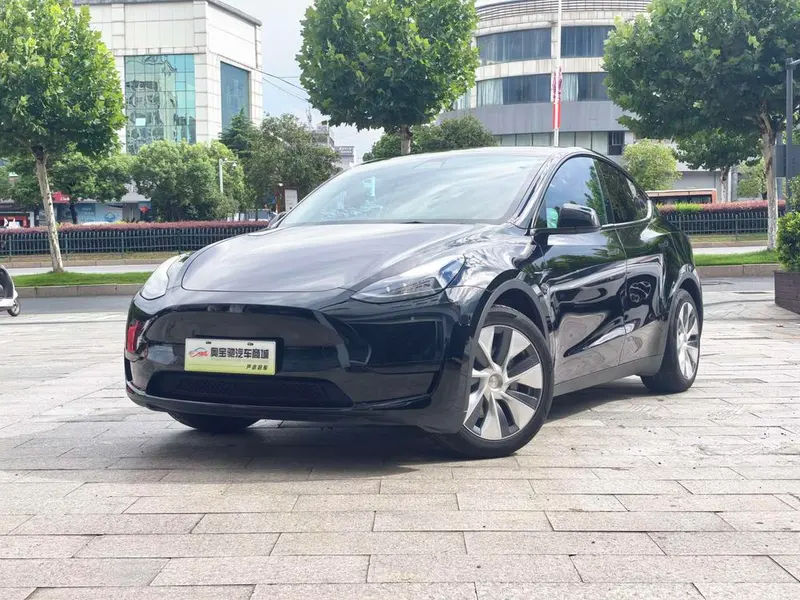Tesla Model Y, 2022