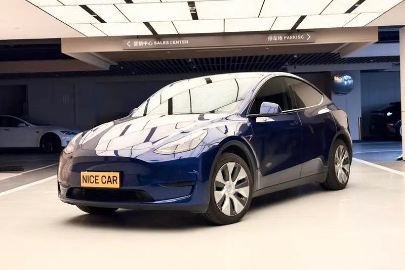 Tesla Model Y, 2022