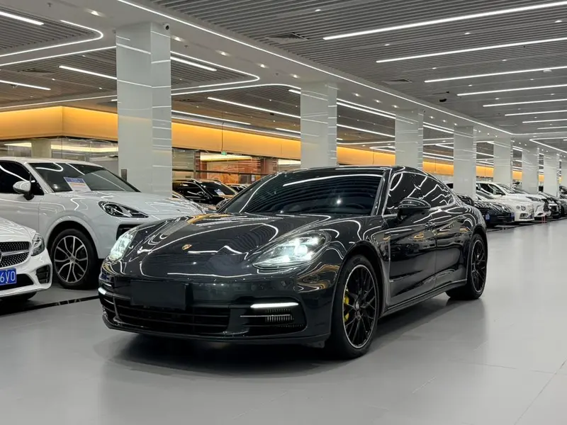 Porsche Panamera, 2019