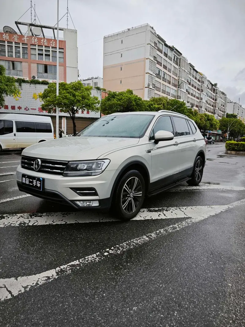 Volkswagen Tiguan L, 2020