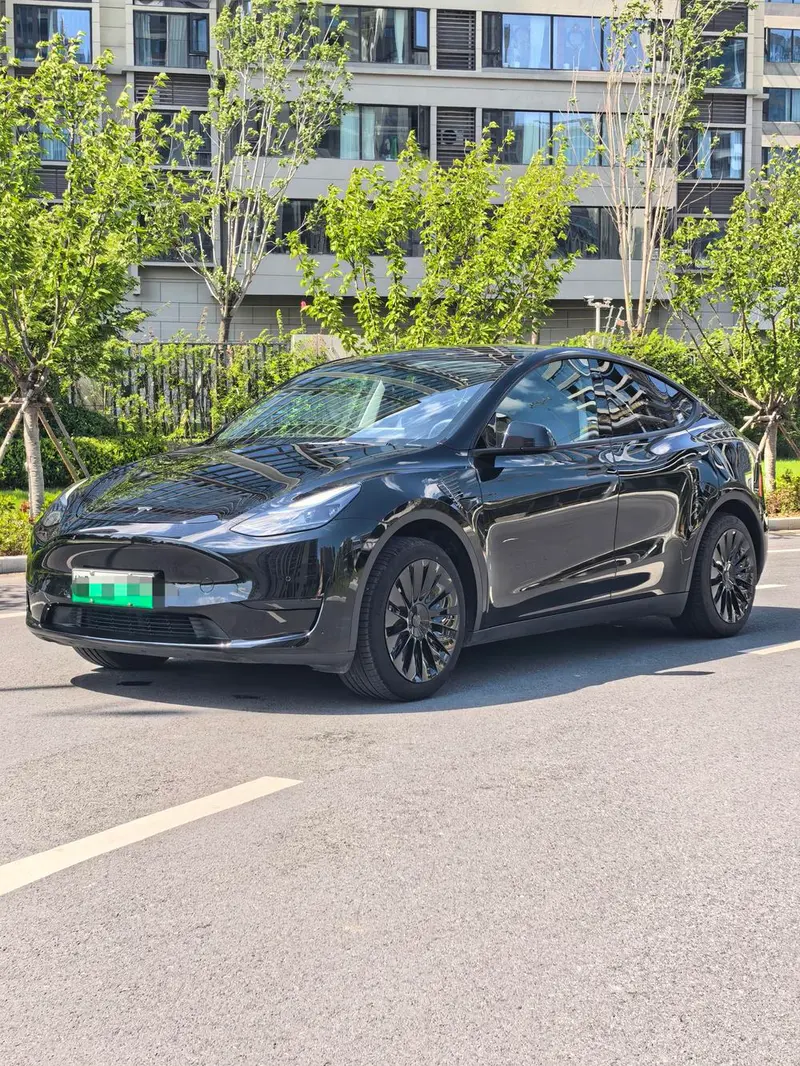 Tesla Model Y, 2022