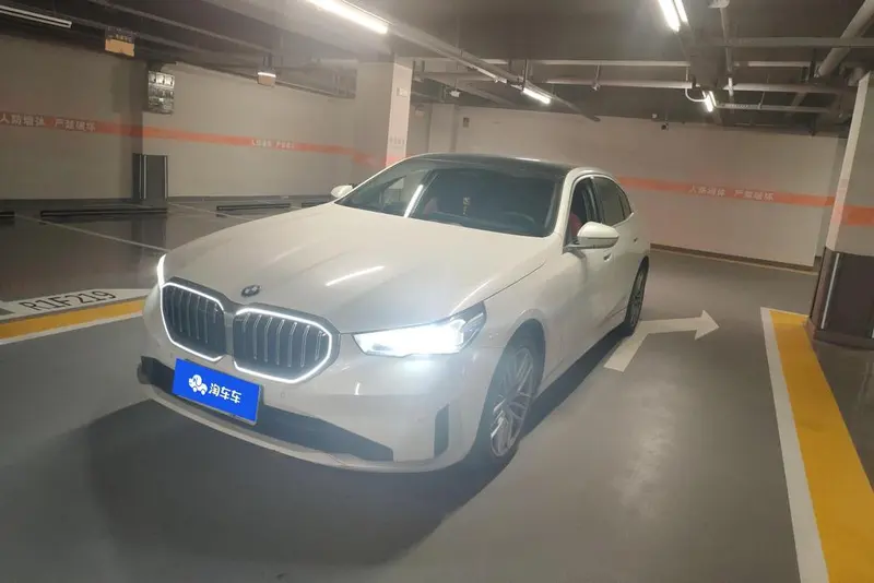 BMW 5-Series, 2024