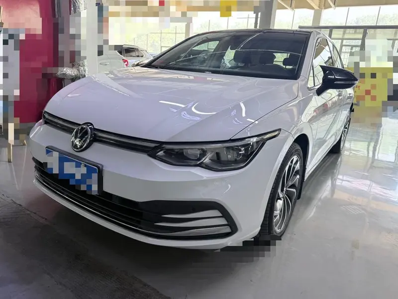 Volkswagen Golf, 2023