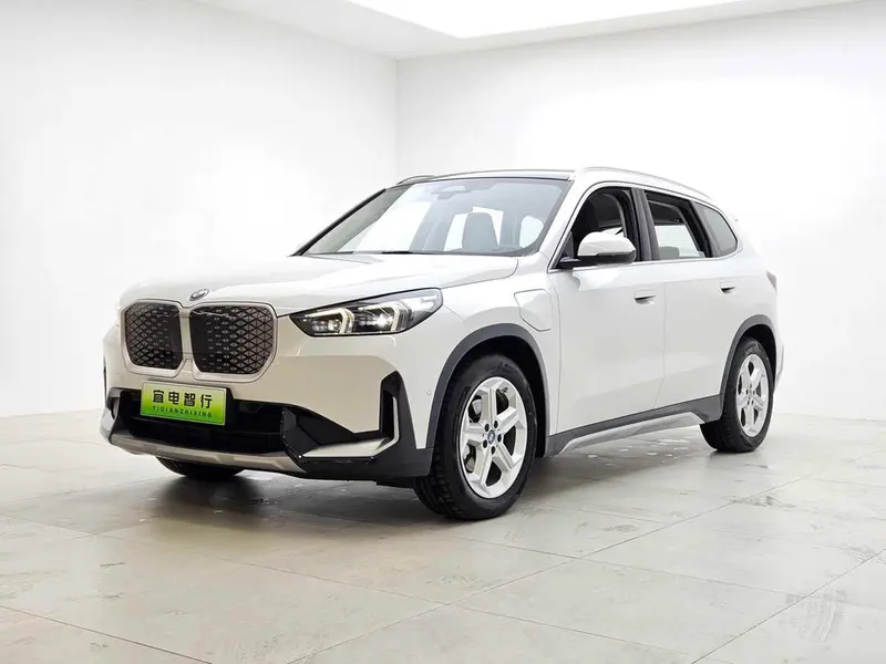 BMW iX1, 2025