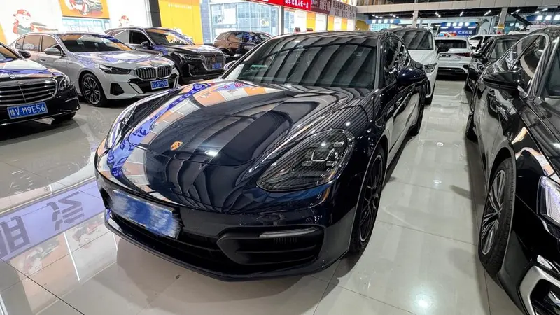 Porsche Panamera, 2023