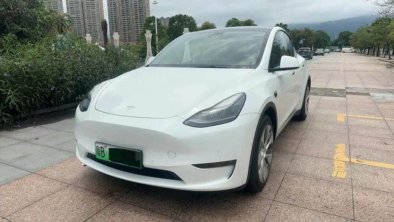 Tesla Model Y, 2022