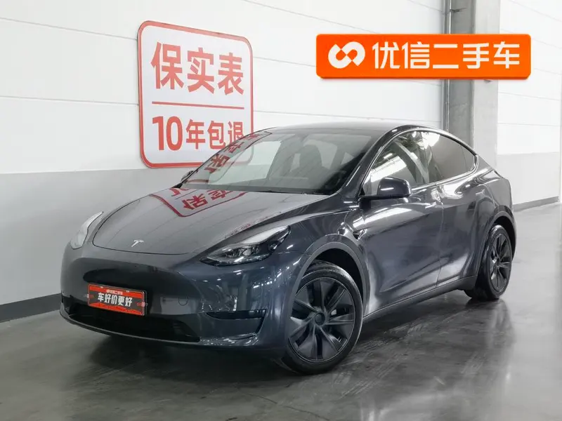 Tesla Model Y, 2024