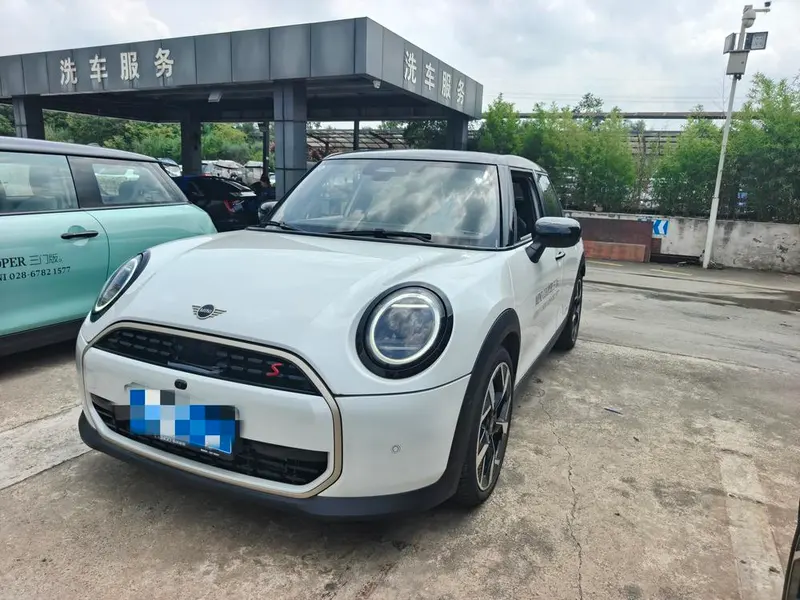 MINI MINI, 2025