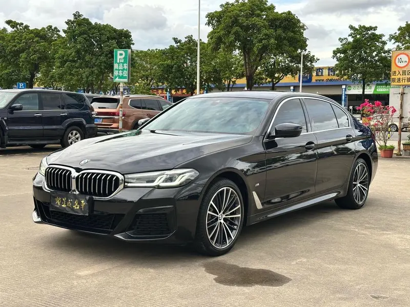 BMW 5-Series, 2023