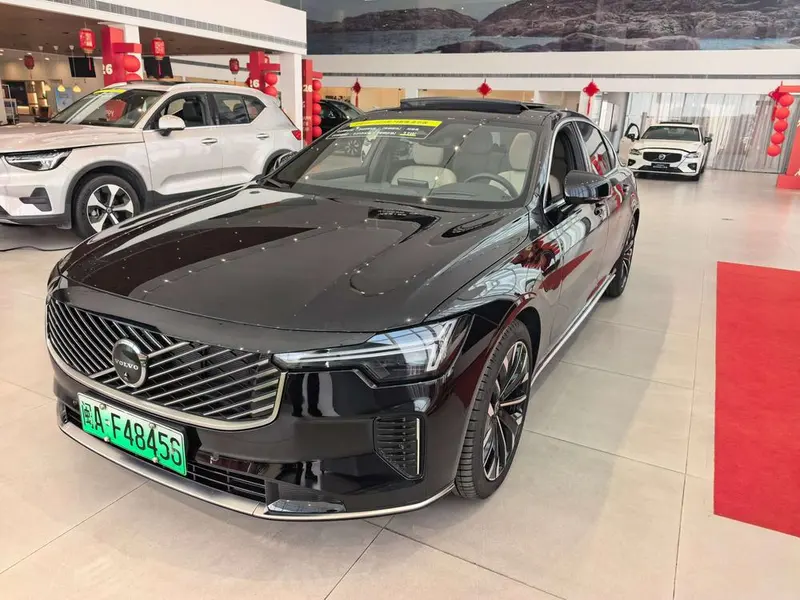 Volvo S90 PHEV, 2026