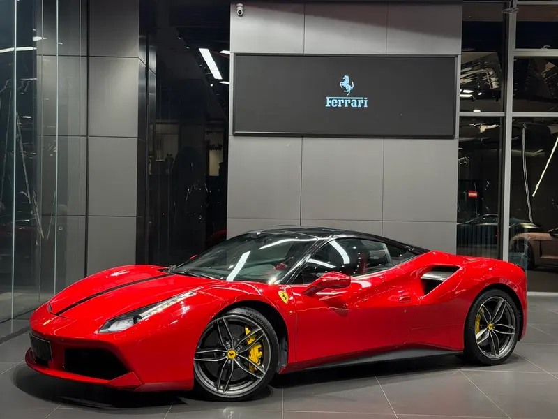Ferrari 488, 2015