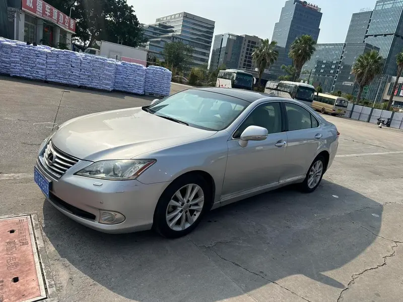 Lexus ES, 2012