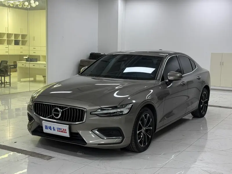 Volvo S60, 2022