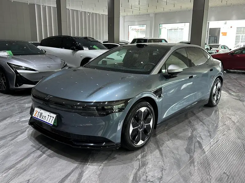 Zeekr 007, 2025
