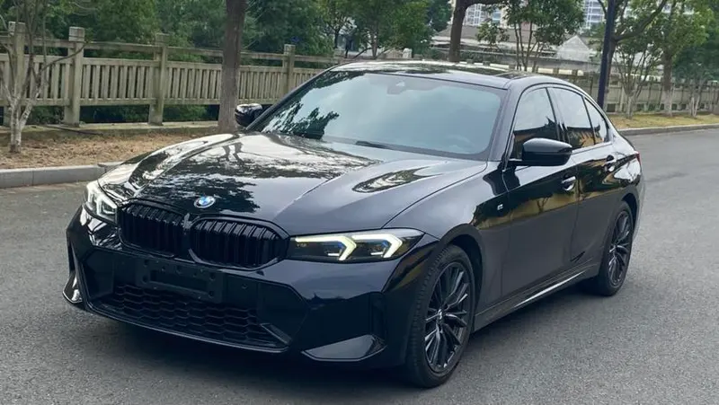 BMW 3-Series, 2023