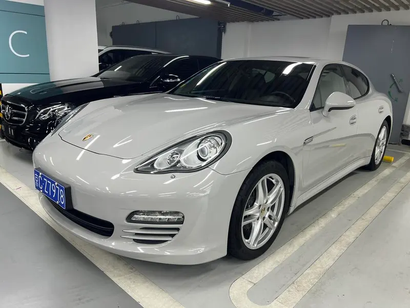 Porsche Panamera, 2010
