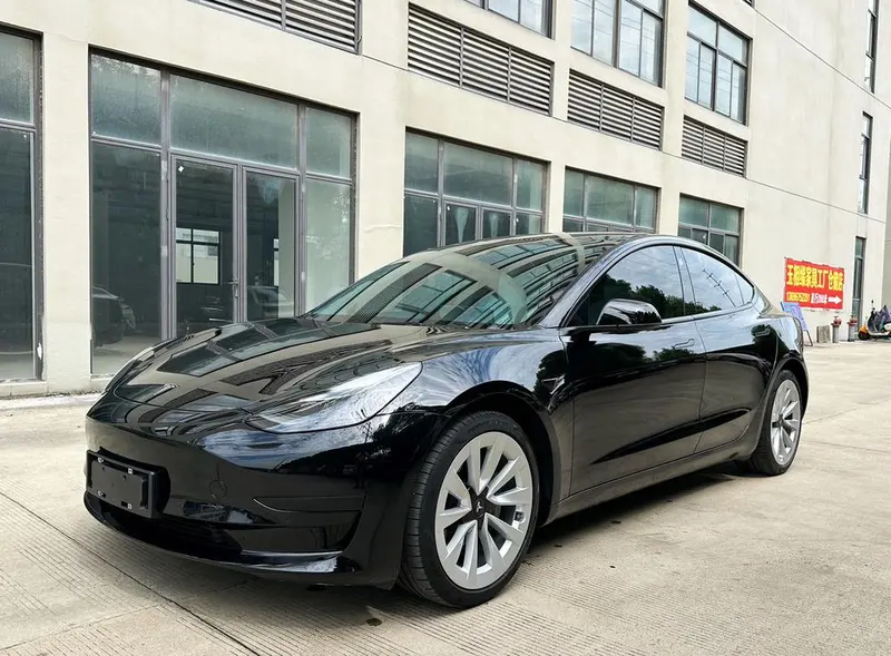 Tesla Model 3, 2022