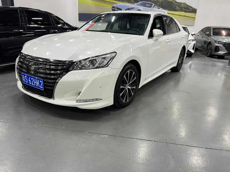 Toyota Crown, 2018