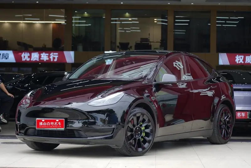 Tesla Model Y, 2021