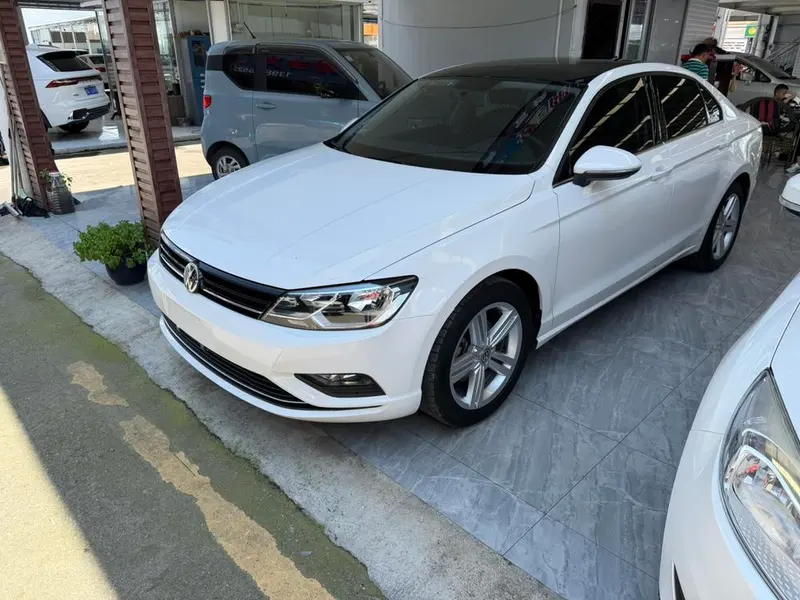Volkswagen Lamando, 2015