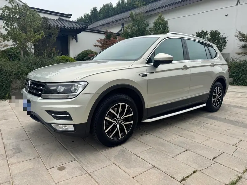 Volkswagen Tiguan L, 2017