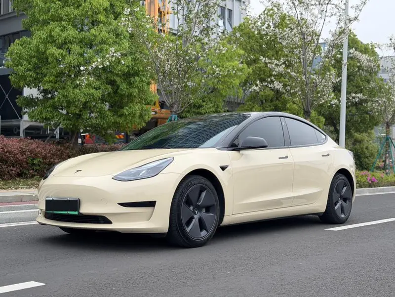 Tesla Model 3, 2022
