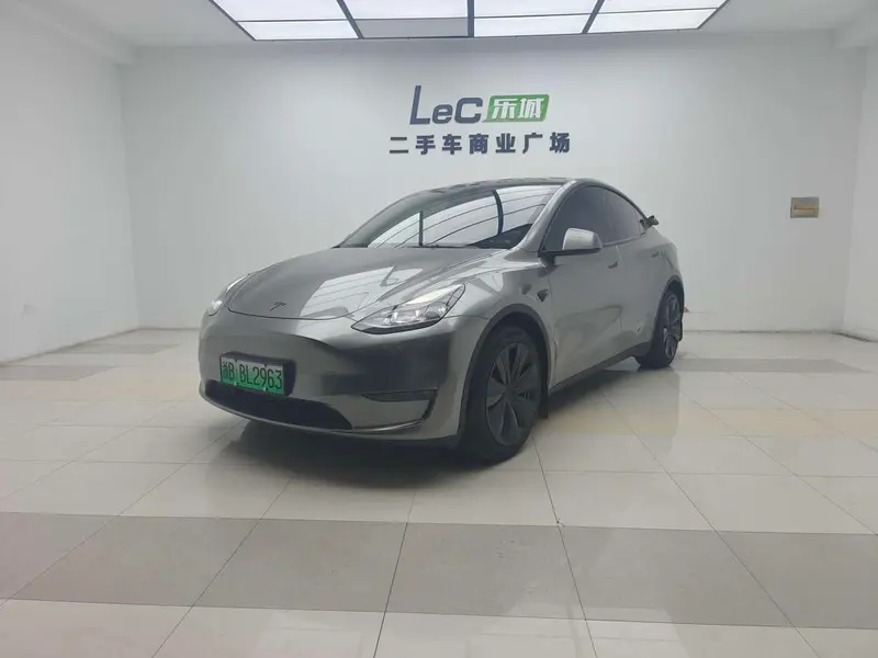 Tesla Model Y, 2022
