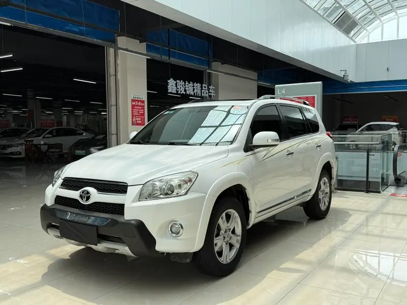 Toyota RAV4, 2011